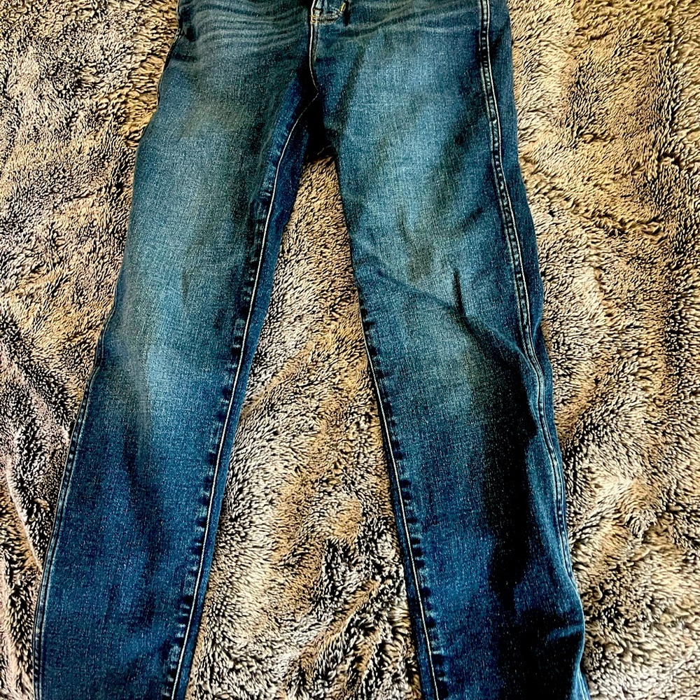 Made well boot cut jeans. Size 27